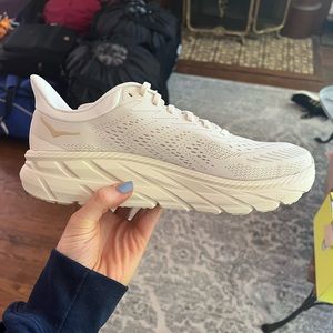 Hoka One One Clifton 7 (8.5 M/10.5 W)